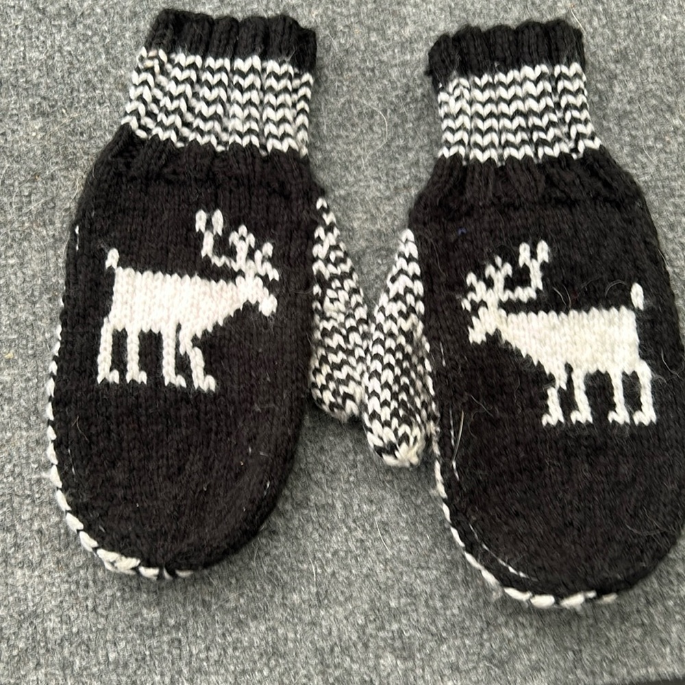Caribou Mittens; wool